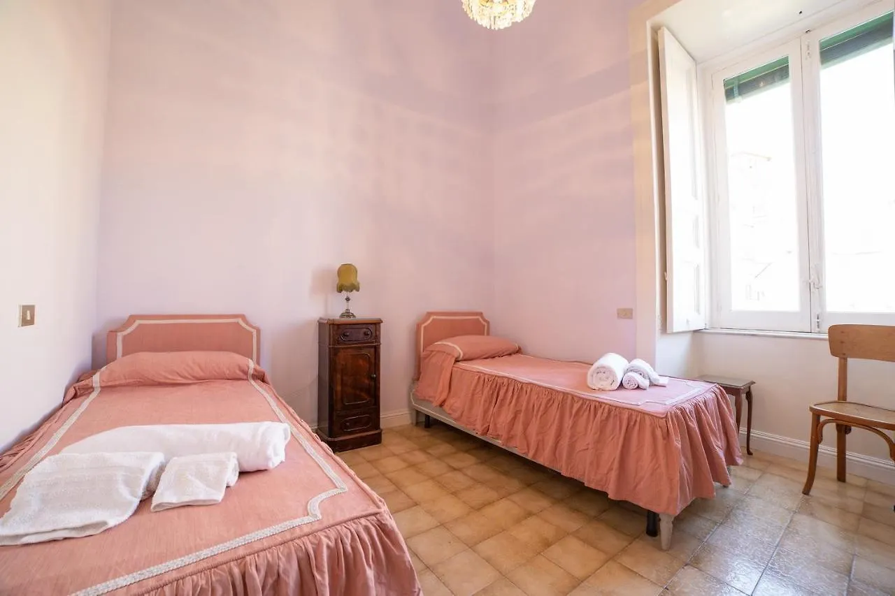Conservatorio 16 - Donizetti Room Naples Homestay