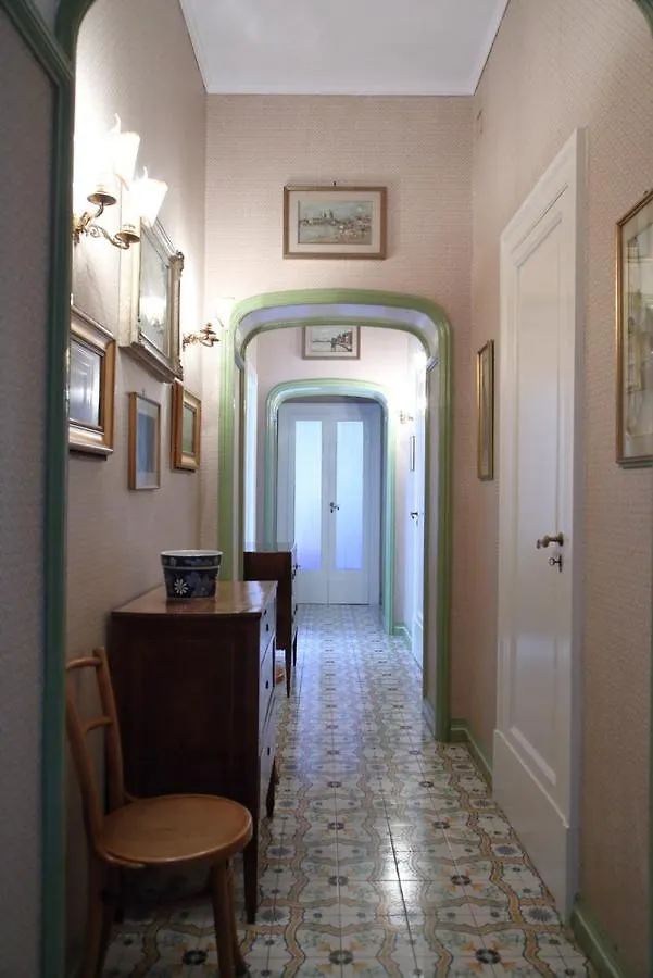 Homestay Conservatorio 16 - Donizetti Room Naples
